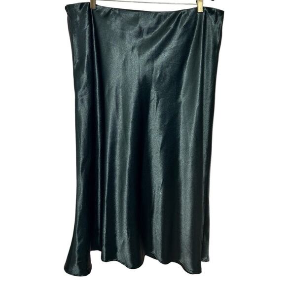 Shien Curve Long Black Silky Skirt Sz 3XL Flowy Side Seam Zipper Plus Size - Picture 6 of 10